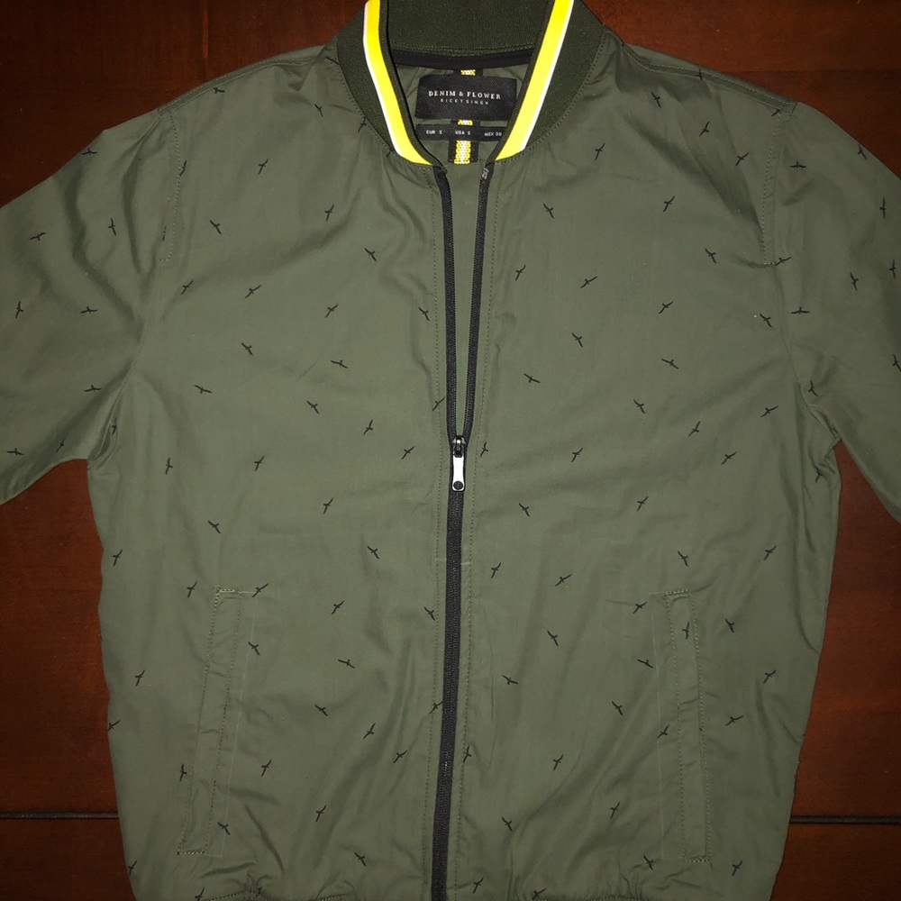 Light weight Highlighter trimmed bomber jacket